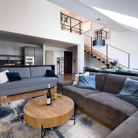 Two-Level Apart With A Terrace Near The Vltava River ปราก ภายนอก รูปภาพ