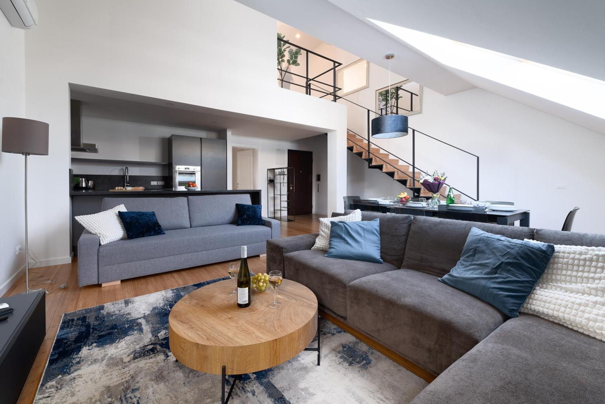 Two-Level Apart With A Terrace Near The Vltava River ปราก ภายนอก รูปภาพ