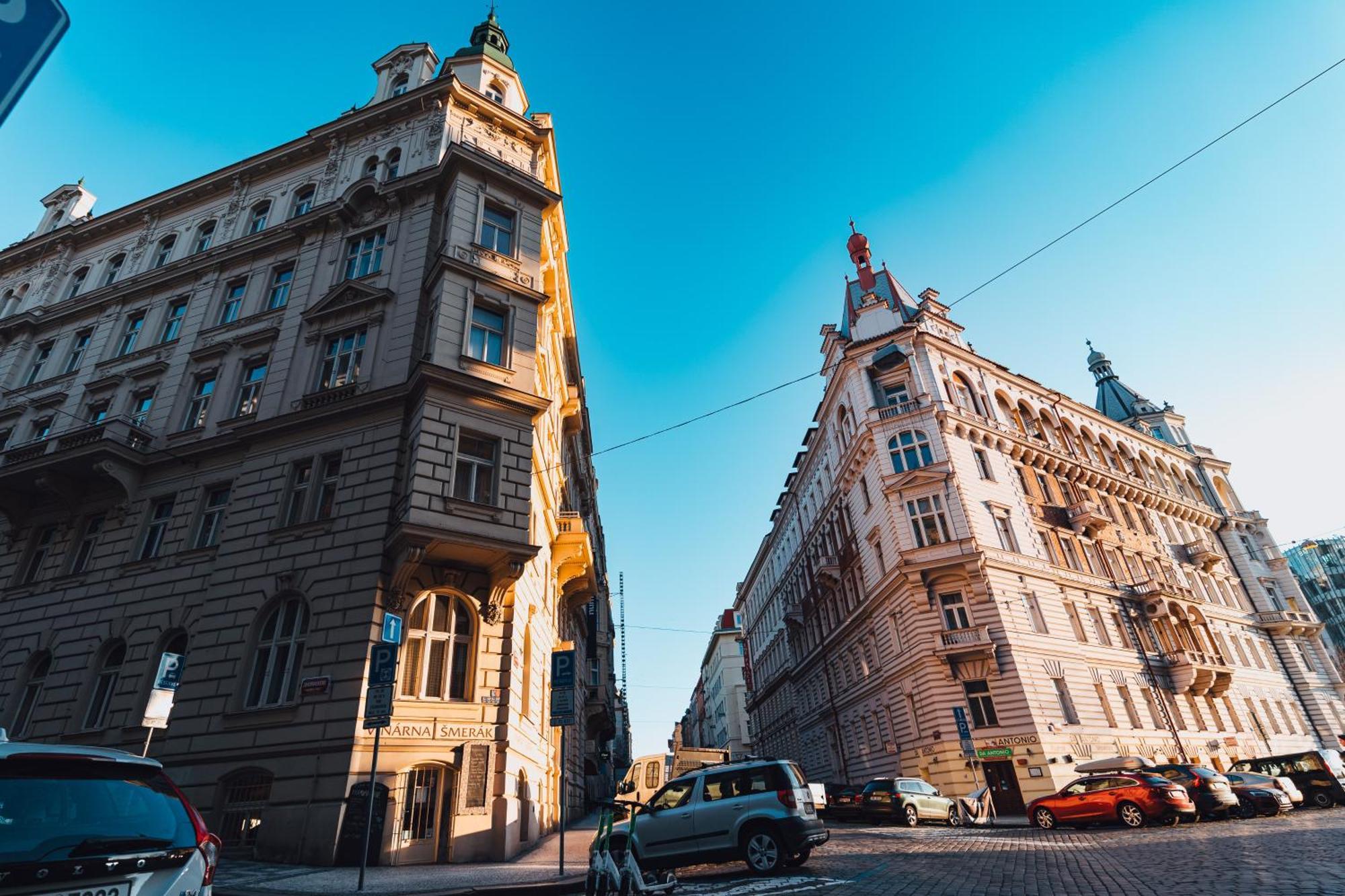 Two-Level Apart With A Terrace Near The Vltava River ปราก ภายนอก รูปภาพ